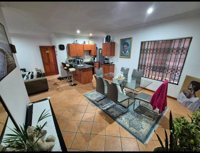 2 BEDROOM TOWNHOUSE FOR SALE IN FLORAUNA